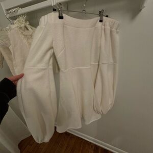 Off-Shoulder White balloon sleeve mini dress
